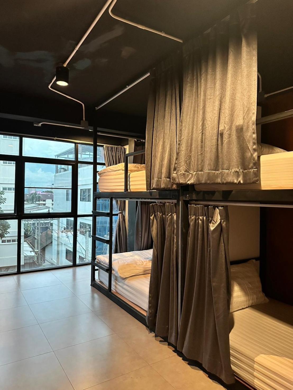 New Warm Light Hostel 清邁 外观 照片
